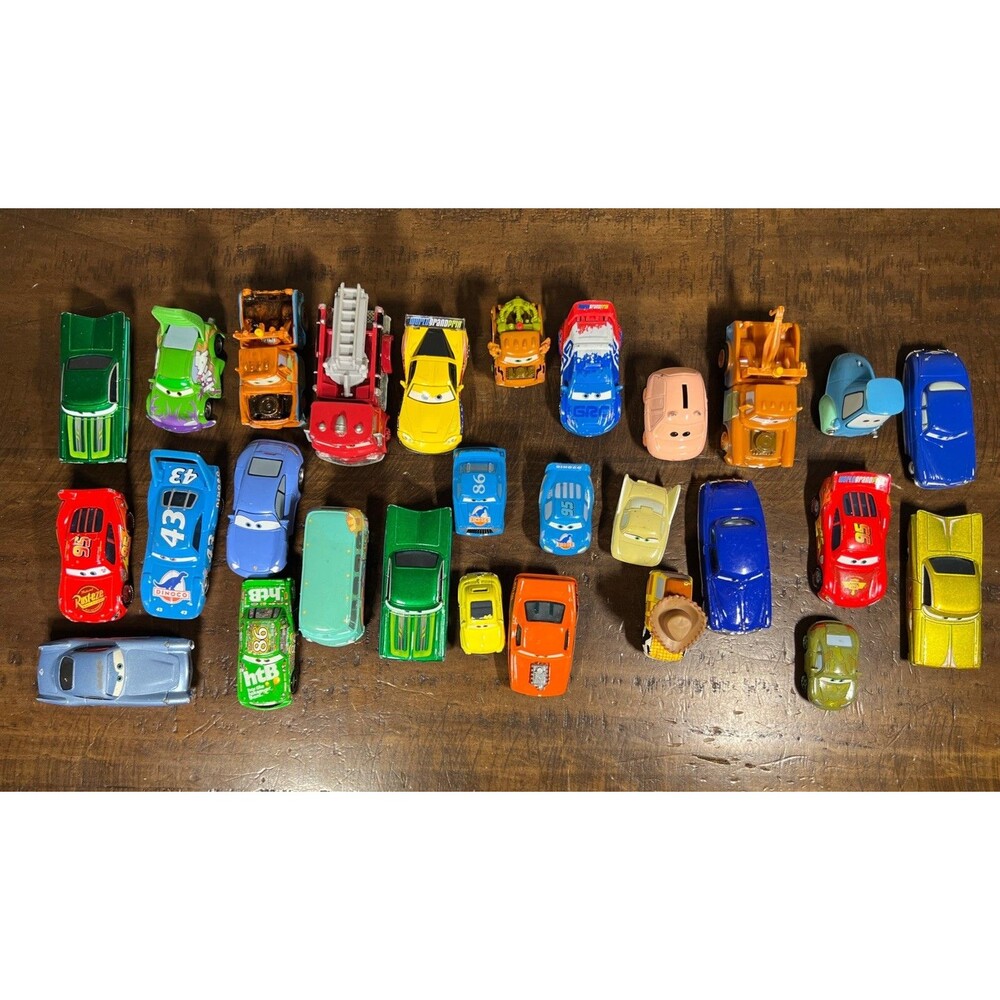 Disney Pixar Cars Diecast/Plastic 28 Lot Lightning McQueen, Arvy, Rev N Go